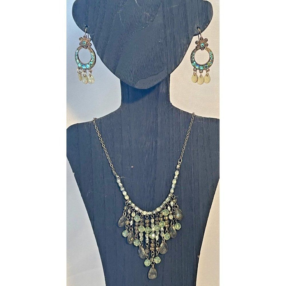 Beaded Green Floral Necklace and earrings set goldtone